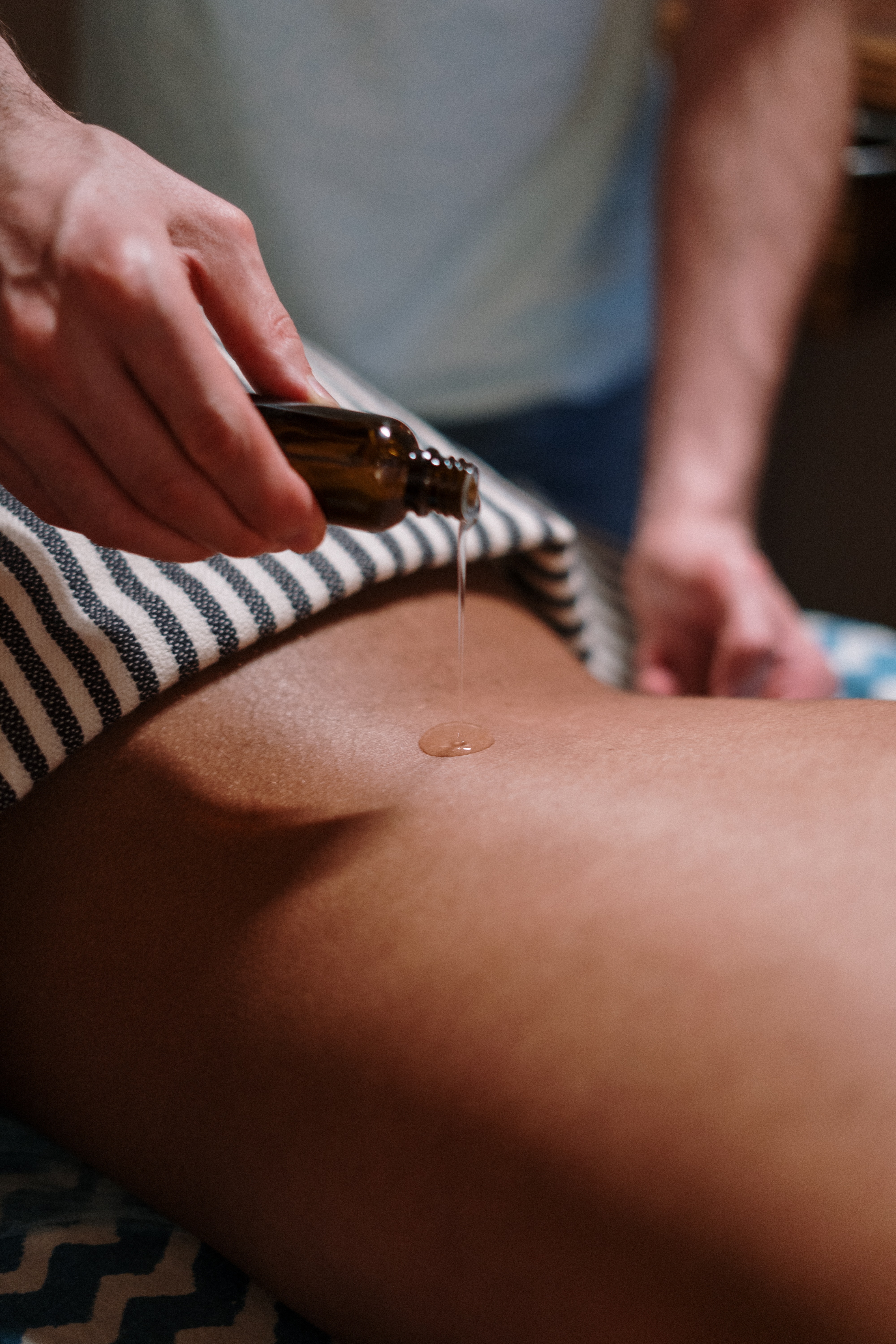 Tantric Massage Techniques for Couples: A Guide to Deepening Intimacy and Strengthening Love